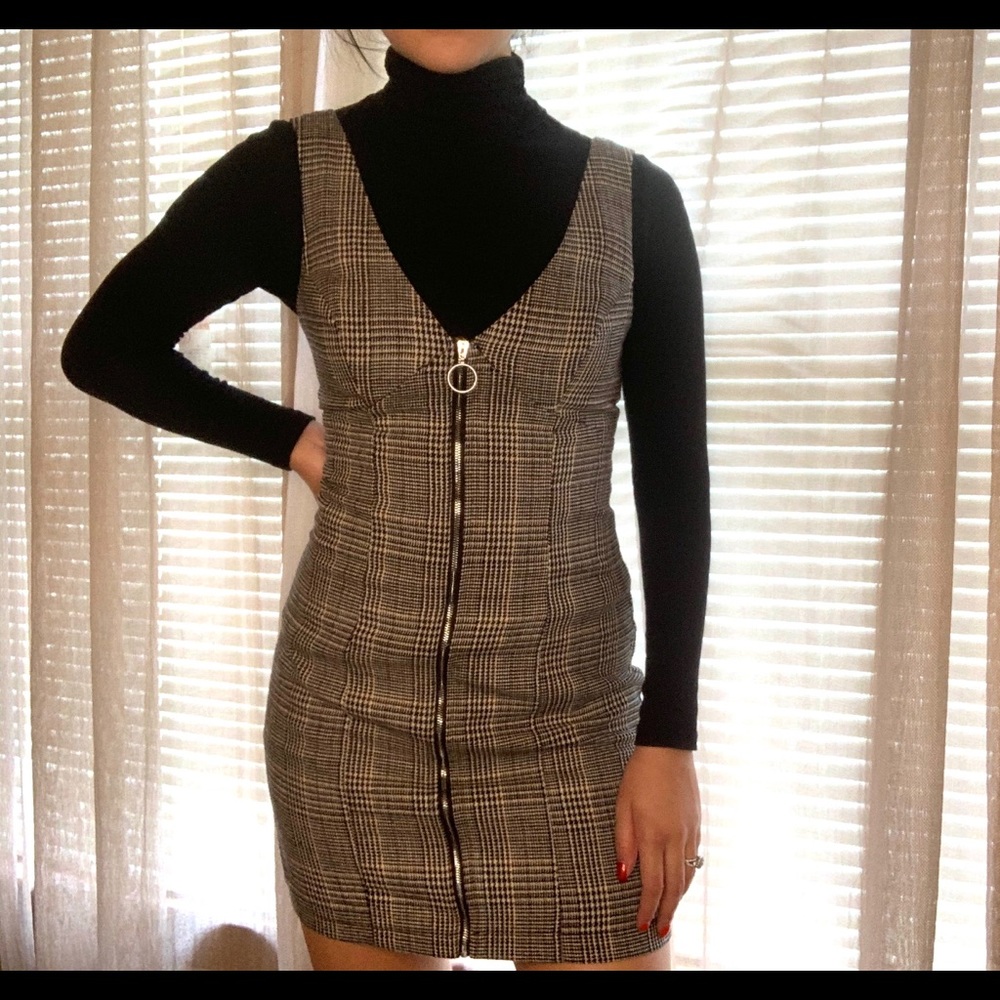 Small Deep V Neck Zip Dress